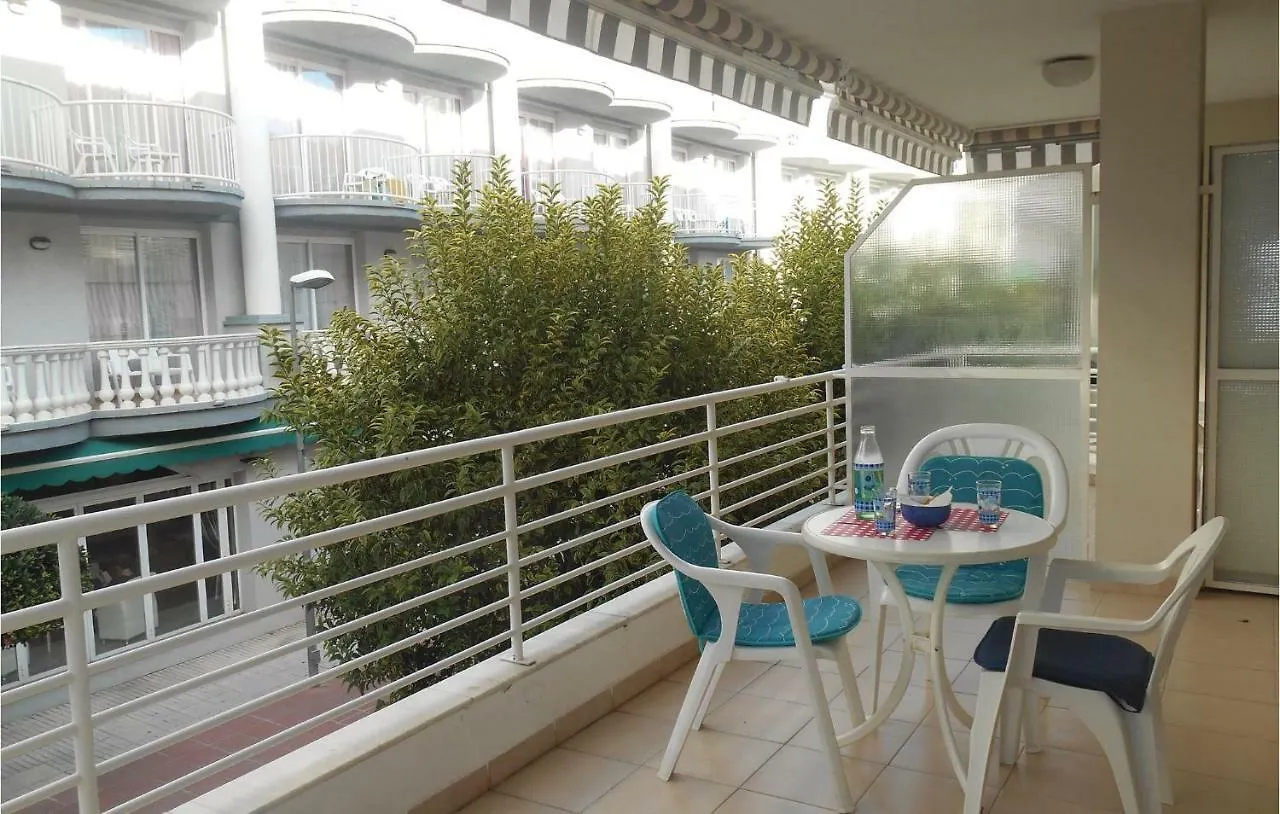 1 Bedroom Beautiful Apartment In 滨海托萨